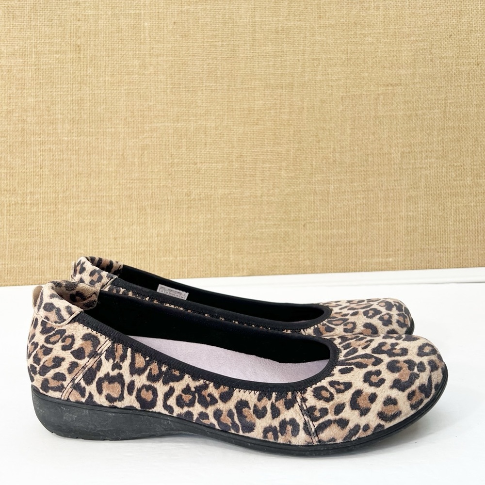Aravon Abbey Ballet Flat Slip On Leopard Print Size 8.5